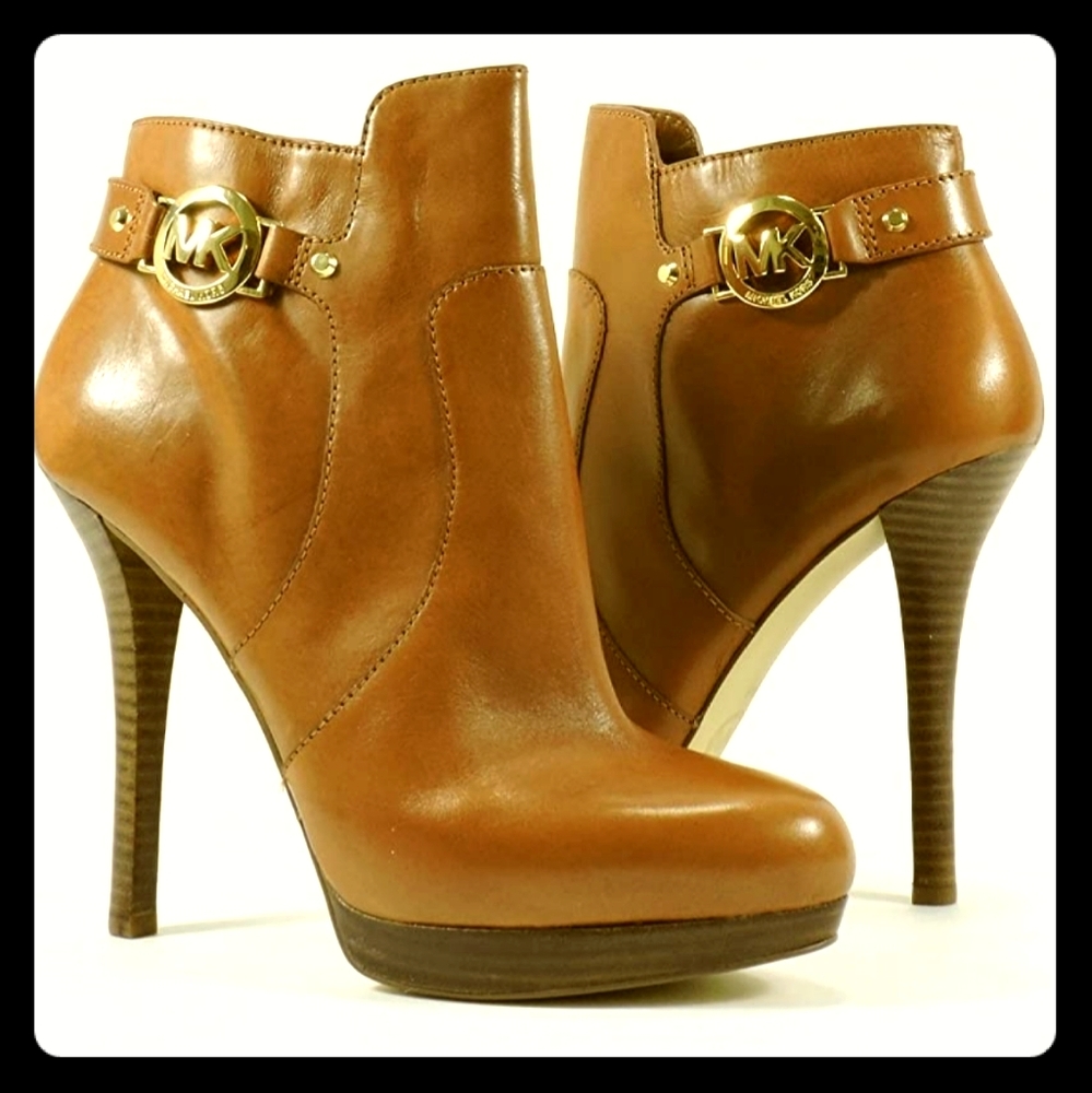 Michael kors Wyatt platform bootie